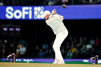 Lowry-tees-off-for-the-first-time-in-TGL-history-Hole-1-The-Plank-Match-1_-NYGC-vs-TBGC_Original-Image_m612